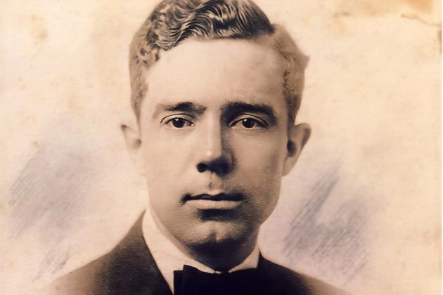 Huey Long turned to a career in politics after working as a traveling salesman and successful trial attorney.