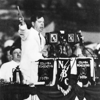 Huey Long speaking at the 1932 Democratic National Convention in support of the nomination of Franklin Delano Roosevelt