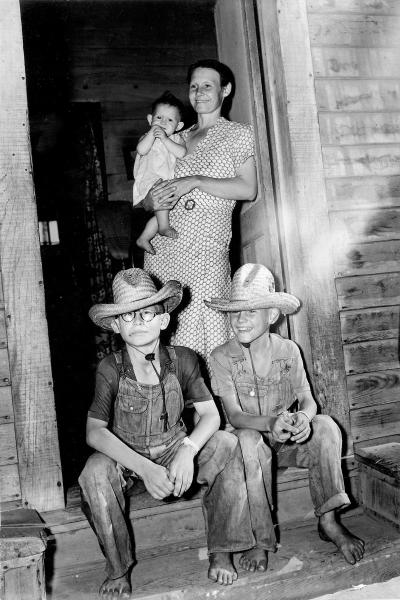 Family of box factory worker, Roseland, La., 1938.